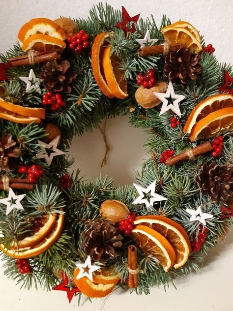 Christmas Wreath Vintage, Julkransar Diy, Joululahjat Diy, Homemade Christmas Wreaths, Jul Diy, Christmas Advent Wreath, Creative Christmas Trees, Merry Christmas Decoration, Natural Christmas