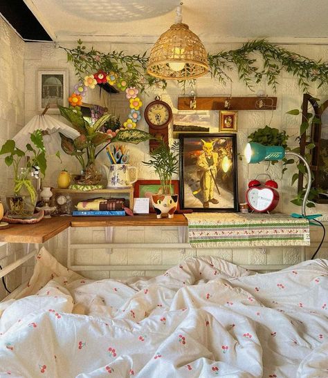 Howl Inspired Room, Ghibli Inspired Bedroom, Ghibli Core Bedroom, Ghiblicore Bedroom, Arrietty Bedroom, Howls Room Aesthetic, Ghibli Core Room, Ghibli Bedroom Aesthetic, Ghibli House Interior