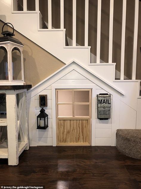 Dog Under Stairs, Stairs Dog House, Under Stairs Dog House, Luxury Dog House, Room Under Stairs, تحت الدرج, Dog Room Decor, Dog Bedroom, Puppy Room