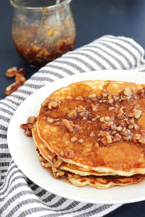 Easy Butter Pecan Syrup Recipe - My absolute favorite pancake and waffle topping. So delicious and full of flavor. Butter Pecan Syrup Recipe, Pecan Syrup Recipe, Pecan Syrup, Butter Pecan Syrup, Authentic Mexican Desserts, Raspberry Oatmeal, Pancake Toppings, Easy Butter, Homemade Syrup