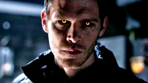 Klaus Mikaelson the original Hybrid Klaus Hybrid Eyes, Klaus Mikaelson Hybrid Eyes, Klaus Hybrid Face, Klaus Mikaelson Eyes, Vampire Diaries Werewolf, Klaus Mikaelson Vampire Face, Werewolf Eyes, Monster Men, Klaus From Vampire Diaries