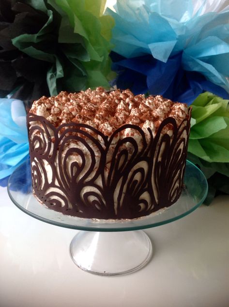 Tiramisu Cake Decoration – The Goody Blog Tiramisu Cake Decoration, Tiramisu Pasta, Mousse Dolce, Torte Creative, Chocolate Garnishes, Tiramisu Cake, Chocolate Cake Decoration, Cake Decorating Frosting, Birthday Cake Chocolate