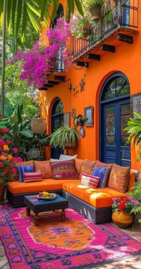 Bohemian Home Exterior, Mexican Outdoor Decor Patio, Colorful Mexican House, Mexican Outdoor Decor, Patio Mexicano, Mexican Patio Ideas, Boho Style House, Hacienda Decor, Mexican Restaurant Design