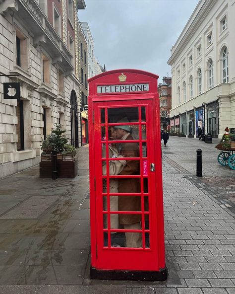 London Boy Aesthetic, London Boy Taylor Swift, Justin Bieber Family, Jo Malone Perfume, Winning London, London Boy, Justin Hailey, London Lifestyle, White Cherry Blossom