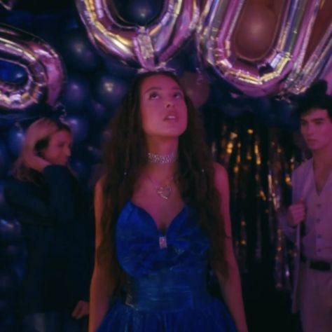 Olivia Rodrigo Sour Prom, Sour Aesthetic, Sour Prom, Mirror Photoshoot, Themes Party, Queen Albums, Olivia Rodrigo Sour, Perfect Ten, Academia Outfits