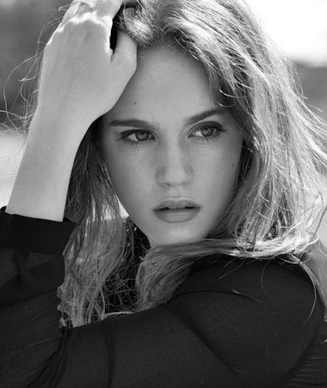 Matilda Anna Ingrid Lutz, Matilda Lutz, Red Sonja, Stylish Women Fashion, Fashion Figures, Her World, Classic Horror, Street Style Chic, Street Style Looks