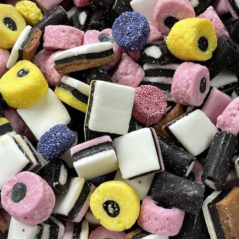 Black Licorice Candy, Licorice Allsorts, Licorice Candy, Beef Gelatin, Liquorice Allsorts, Gourmet Candy, Retro Sweets, Dry Coconut, Red Beets