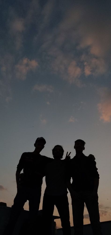 Friendship Pictures Group Boys, Two Friends Shadow Pic, 3frnds Pic, Friendship Shadow Pictures, Three Boys Aesthetic, Best Friends Photos Boys, Friends Photography Boys, Boy Best Friend Pictures Aesthetic, Boys Friendship Pictures