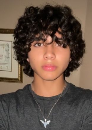 Ethan Garcia, Messy Hair Boy, Boys Fade Haircut, Edgars Haircut, Men Haircut Curly Hair, Light Skin Men, Haircut Curly, Cute Curly Hairstyles, Birthday Hair