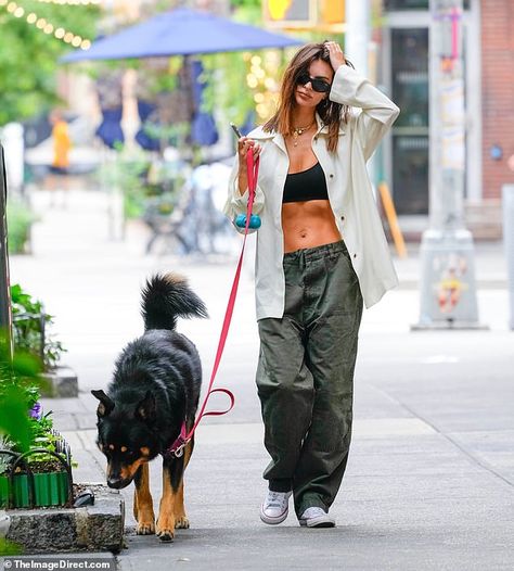 Susan Sarandon's Daughter, Abs Shirt, City Neighborhood, Michelle Wie, Army Green Pants, Sports Illustrated Models, Rudy Giuliani, Dallas Cowboys Cheerleaders, Toned Abs