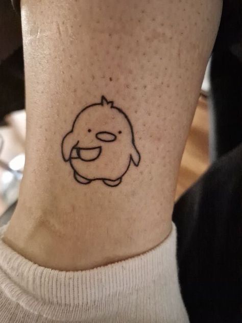 Evil Duck Tattoo, Frog Knife Tattoo, Ghost Duck Tattoo, Lil Duck Tattoo, Goose Knife Tattoo, Cute Duck Tattoo Ideas, Lil Cute Tattoos, Cute Animals With Knives Drawings, Frog And Duck Tattoo