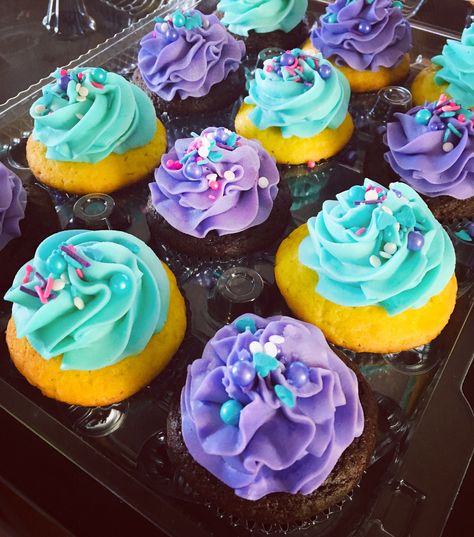 Purple Teal Cupcakes, Gabby Party, Pink Cupcakes Birthday, Teal Cupcakes, Purple Butterfly Cake, Butterfly Birthday Decorations, Pink Birthday Decorations, Sea Cupcakes, Lavender Cupcakes