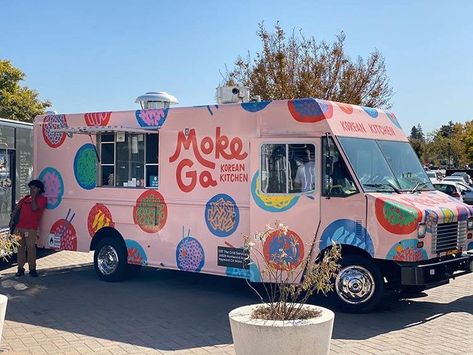 Foodtrucks Ideas, Korean Kitchen, Dog Trailer, Playful Art, Food Van, Food Truck Business, Florida Food, Coffee Truck, Ice Cream Van