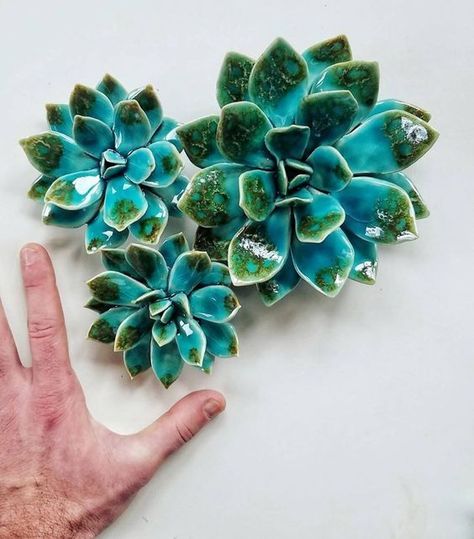 Pottery Flower, Ceramic Succulent, Keramik Design, Garden Pottery, Flower Sculptures, Ceramic Techniques, Hand Built Pottery, Gorgeous Flowers, Ceramic Handmade