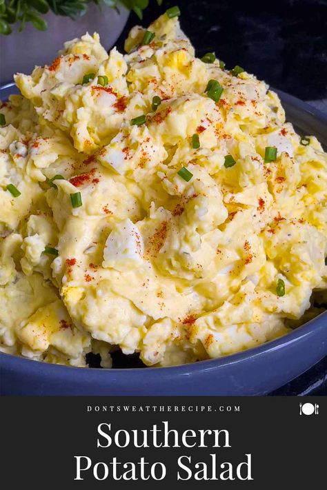 Southern potato salad in a bowl garnished with chives and paprika. Black Folks Potato Salad, Grill Nation, Succotash Recipe, Southern Style Potato Salad, Best Potato Salad Recipe, Potatoe Salad, Southern Potato Salad, Potato Salad Recipe Easy, Barbecue Side Dishes