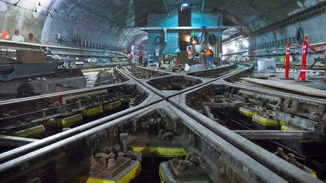 New York City's New Subway Tunnel Looks Like a Level from Half-Life Subway Tunnel, Red District, Subway System, Metro Rail, Rail Train, Subway Station, New York Subway, Hudson Yards, Far West