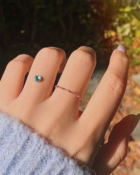 Hand Piercing Fingers, Hand Dermal Piercing, Pierced Finger, Finger Dermal, Finger Piercing, Dermal Piercing Jewelry, Microdermal Piercing, Fashion Trend Inspiration, Hand Piercing