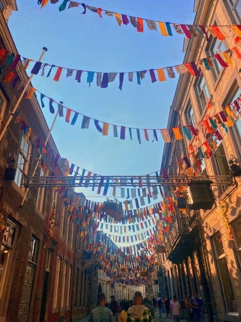 #maastricht #netherlands #kingsday #flags #celebration #amsterdam Kings Day Amsterdam, Kings Day Netherlands, Maastricht Netherlands, Netherlands Flag, Kings Day, Rotterdam, Dream Life, Europe Travel, Netherlands