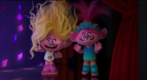 Trolls Band Together, Trolls Poppy, Poppy And Branch, Dreamworks Movies, Trolls Movie, Sisters Forever, Childhood Movies, Dreamworks Trolls, Computer Animation