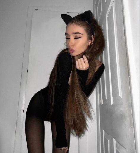 Nothing Tastes As Good As Skinnytaste, Bella Lombardi, Pretty Bone, Ariana Grande Body, Skins Aesthetic, Halloween Inspo, Body Inspiration, Body Goals, We Heart It