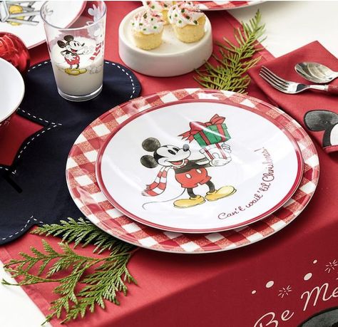 Michey Mouse, Mickey Mouse Cookies, Holiday Platters, Holiday Bowl, Mickey Mouse And Minnie Mouse, Decor Pottery, Holiday Tablecloths, Holiday Plates, Christmas Decorations For Kids