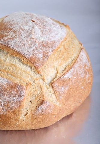 Making a Crusty White Loaf – Weekend Bakery Crusty White Bread Recipe, Crusty White Bread, Best Bread Recipes, Best Garlic Bread Recipe, White Bread Recipe, Best Bread, Bread Starter, Artisan Bread Recipes, Garlic Bread Recipe