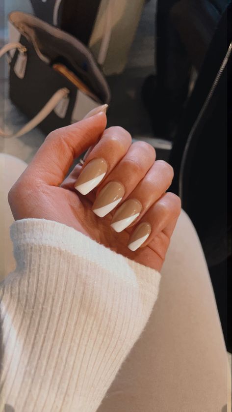 Tan Nail Designs Ideas, Brown And White Fall Nails, Nail Ideas Brown And White, Brown Nail With White Design, Tan And Brown Nails, White And Tan Nails, Tan And White Nails, Nails On Tan Skin, Brown And Tan Nails