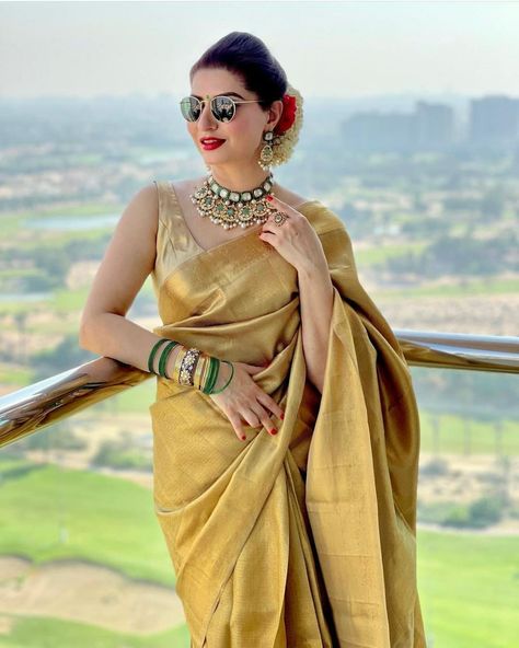 Saree For Brothers Wedding, Golden Saree Look, Brother Wedding, Golden Saree, Saree Wearing, Saree Wearing Styles, Bridesmaid Saree, Bengali Bride, Saree Fashion