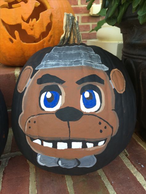 Freddy Fazebear No carve pumpkin Five Nights at Freddy's FNAF Freddy Fazebear painted Fnaf Pumpkin Carving, Fnaf Pumpkin, No Carve Pumpkin, Zombie Pumpkins, Pumpkin Carving Stencils, Creative Pumpkin Painting, Disney Coco, Carving Stencils, Pumpkin Pictures