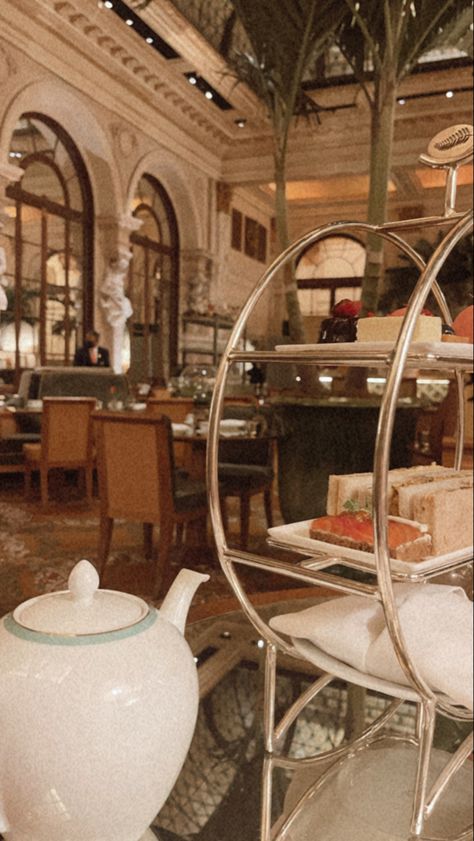 Afternoon tea at the plaza Palm Court Plaza Afternoon Tea, Palm Court Plaza, Plaza Core, High Tea Aesthetic, English High Tea, Nyc Breakfast, Outdoor Tea Parties, Aesthetic English, Palm Court