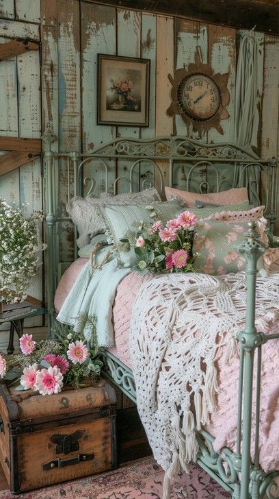 Cottage Style Bedrooms, Cottage Bedroom Decor, Vintage Cottage Decor, Vintage Bedroom Ideas, Bedroom Plan, Restful Bedrooms, Rustic Bedroom Design, Pretty Bedding, Shabby Chic Decor Bedroom