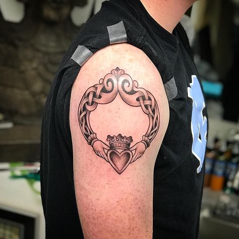 Claddagh Tattoo, Monkey Tattoos, Tattoo Tattoo, Color Tattoo, St Patricks, Skull Tattoo, Tattoos For Guys, Tattoo Ideas, For Men