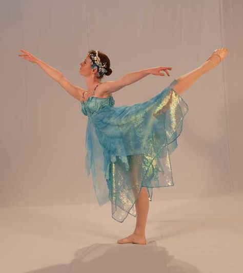 Naiad outfit Costume Inspirations, Ballet Poses, Wild Hunt, Ballet Costumes, Ice Queen, Sirens, Narnia, Dance Wear, The Little Mermaid