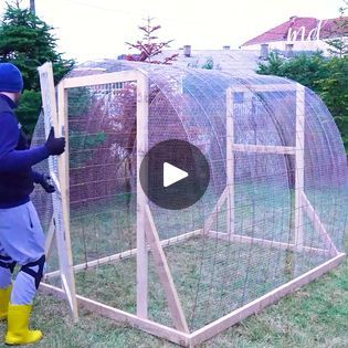 Movable Chicken Coop, Build A Chicken Coop, Walk In Chicken Coop, Backyard Chicken Coop Plans, Chicken Pen, Metal Net, Backyard Chicken Farming, Coop Design, Best Chicken Coop