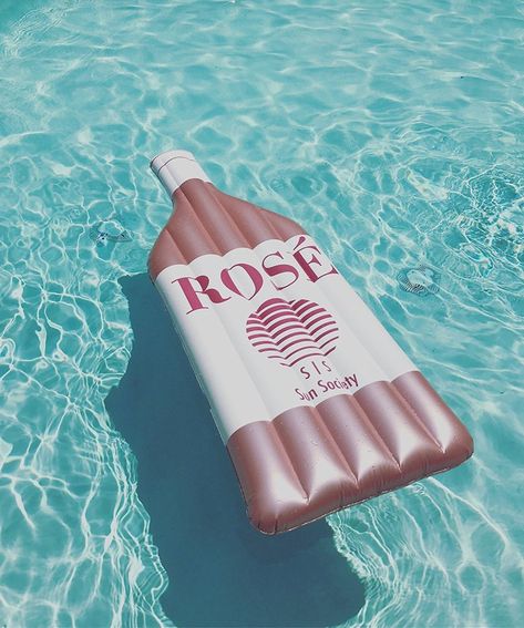 Sun Society Rosé Pool Float Inflatable Pool Party, Pool Party Floats, Cool Pool Floats, Pool Floats, Inflatable Pool, Pool Accessories, Cool Pools, Summer Decor, Wine Lovers