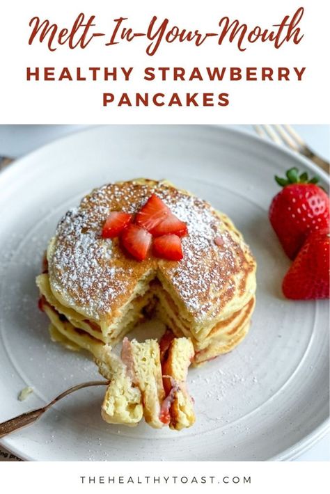 This is seriously the best healthy strawberry pancake recipe. Made with Greek yogurt, you’ll love the melt-in-your-mouth texture. Minimalist Diet, Pancakes Recipe Healthy, Strawberry Pancakes Recipe, Healthy Recipes Simple, Strawberry Pancake, Pancake Ideas, Chocolate Chip Pancakes Recipe, Delicious Vegetarian Dinner, Denver Food