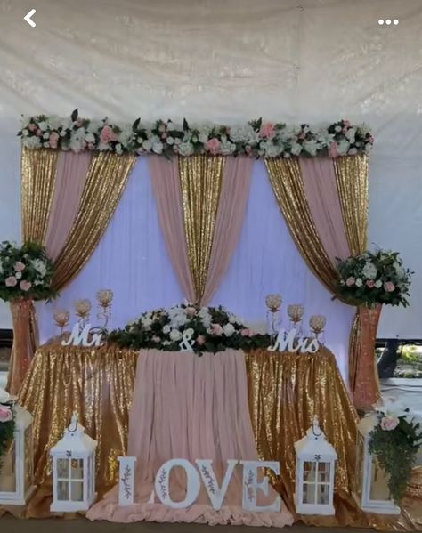 Curtain Backdrop Wedding, White And Gold Wedding Themes, Draping Ideas, Backdrop Curtains, Curtain Backdrop, First Communion Decorations, Communion Decorations, Head Table Wedding, Main Table