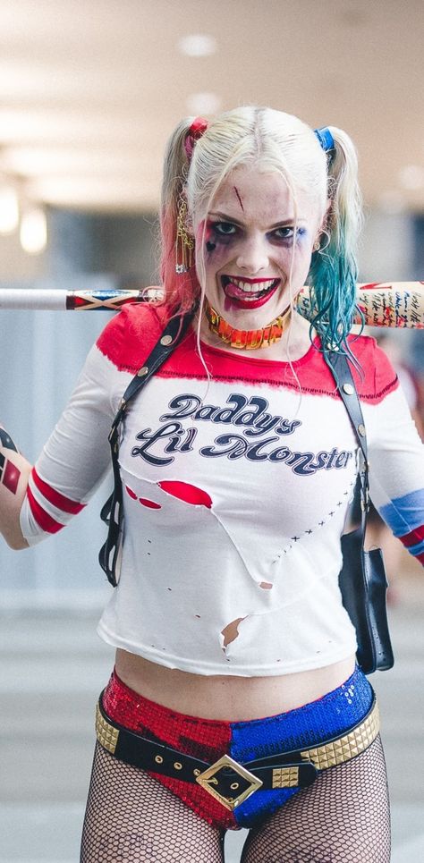 Laura Gilbert, Harley Quinn Artwork, Harley Quinn Costume, Harley Quinn Cosplay, Joker And Harley Quinn, Dc Universe, Artsy Fartsy, Harley Quinn, Drawing Ideas