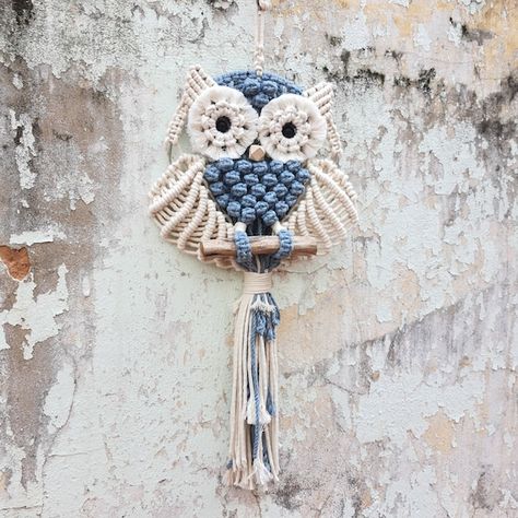 Embroidery Macrame, Owl Wall Hanging, Hanging Diy, Macrame Owl, Nature Inspired Decor, Wall Hanging Diy, Owl Wall, Boho Macrame, Hanging Macrame