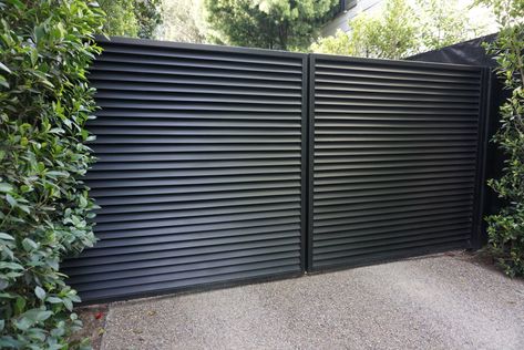 Metal Gates Entrance, Driveway Gates Metal, Driveway Gate Ideas, Privacy Gates, Yard Gates, Metal Driveway Gates, Yard Gate, Custom Metal Work, Large Driveway