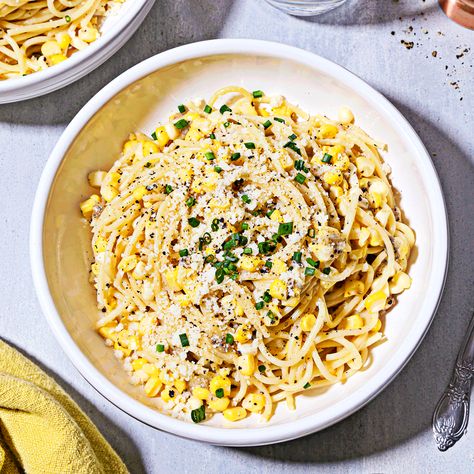 Bobby Flay's Corn Cacio e Pepe Pasta - Misfits Market Chef Bobby Flay, Misfits Market, Bobby Flay Recipes, Corn Pasta, Quick Dinners, Summer Corn, Bobby Flay, Creamy Pasta, Sweet Summer