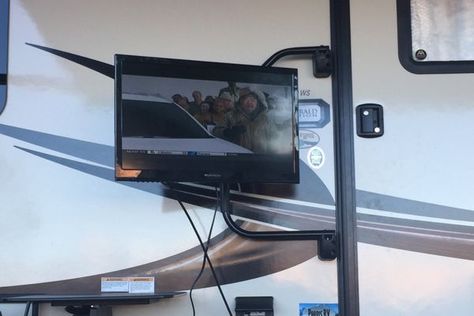 Rv Tv Mounting Ideas, Rv Tv Mount, Tv Outside, Outdoor Tv Mount, Outdoor Tv Enclosure, Rv Tv, Tv Set Up, Tv Mounted, Rv Exterior