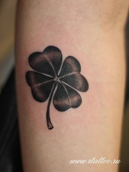 Celtic Clover Tattoos, Leaf Clover Tattoo, Four Leaf Clover Tattoo, Clover Tattoo, Shamrock Tattoos, Tattoo On Hand, Octopus Tattoo Design, Horoscope Tattoos, Tattoo Shading