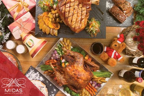 Noche Buena: Hotels and Restaurants with the Merriest Christmas Dinner Noche Buena Table Set Up, Christmas Layout, Festive Table Setting, Christmas Layouts, Holiday Feast, Table Set Up, Christmas Dinner, Tandoori Chicken, Table Set