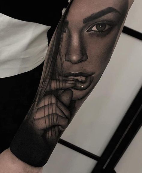 Tattoos Of Women Bodies, Potrait Tattoo, Face Tattoos For Women, Dragon Tattoos For Men, Girl Face Tattoo, Realistic Tattoo Sleeve, Girl Arm Tattoos, People Faces, Instagram Tattoo