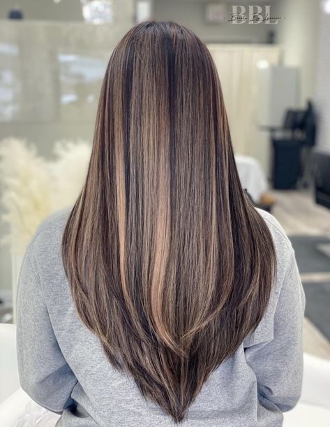 Two-Tier V Haircut Long Hair V Line Haircut, Womens Haircuts Long, V Haircut, Long V Haircut, V Haircut For Long Hair, V Cut Hair With Layers Medium, Graduated Haircut, V Cut Hair, V Shape Hair