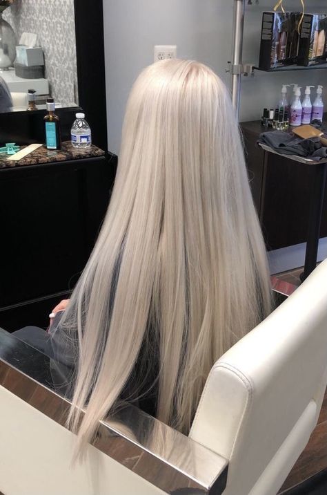 Perfect Blonde Hair, Beige Blond, Icy Blonde Hair, White Blonde Hair, Light Blonde Hair, Blonde Hair Inspiration, Pretty Hair Color, Blonde Hair Looks, Hair Stylies