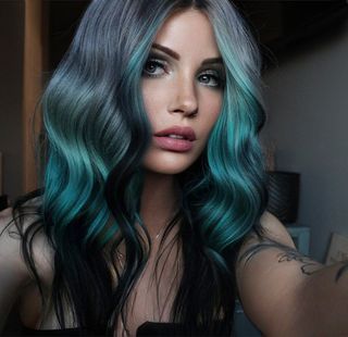 Instagram Black Grey Hair, Black And Grey Hair, Blonde Fashion, Hair Color Crazy, Long Hai, Hair Color Blue, Haircut Hairstyle, Grey Hair Color, Glam Dresses