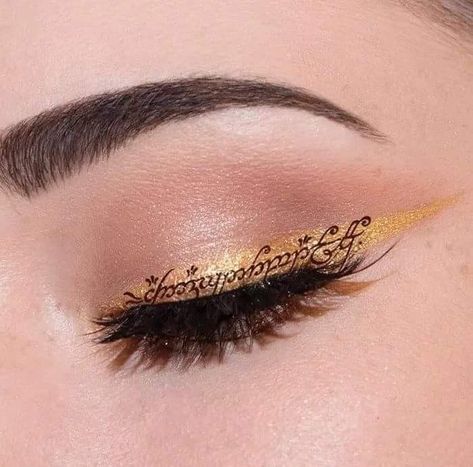 Eye makeup ideas. LOTR eye makeup. Eye art. LOTR wedding makeup Tarte Cosmetics, Eye Makeup Art, Maquillage Halloween, Pot Of Gold, One Ring, Pretty Makeup, Artistry Makeup, Middle Earth, The Rings