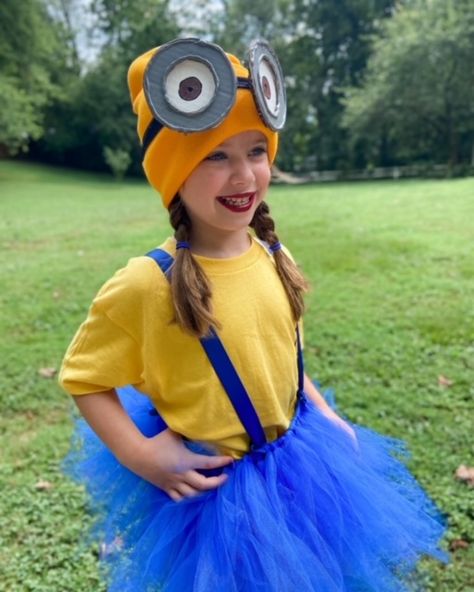 DIY Minion Costume Minions Costume Diy, Inexpensive Diy Halloween Costumes, Minions Fancy Dress, Girl Minion Costume, Minion Dress Up, Minion Tutu, Minions Costume, Diy Minion Costume, Minion Costume